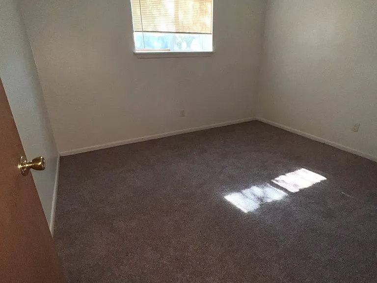 1905 University Dr #B — Photo 17
