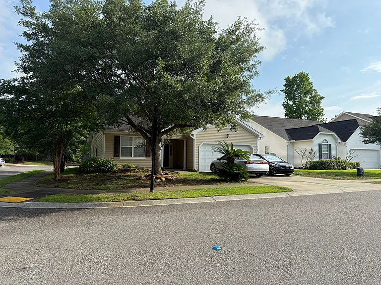 2446 Thoreau St — Photo 10