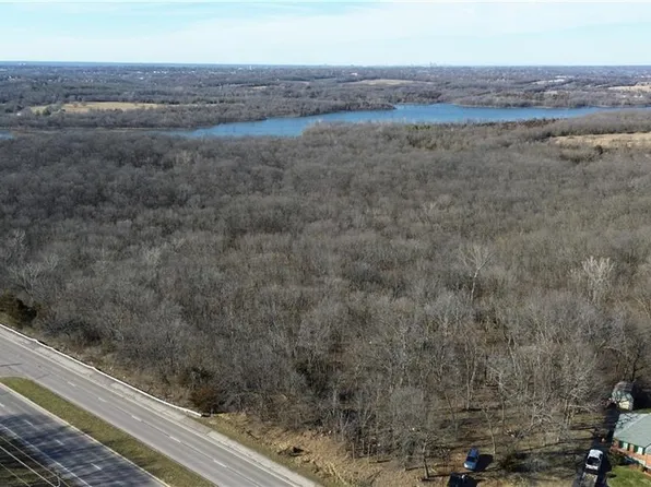 9300 Highgrove Rd, Kansas City, MO 64149