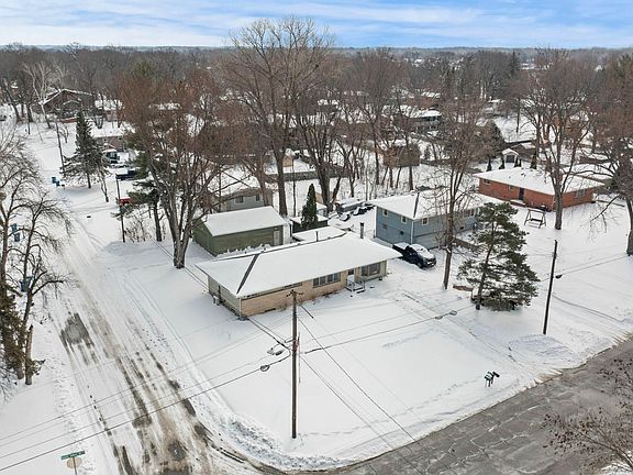 4th image of 1007 S Shore Dr