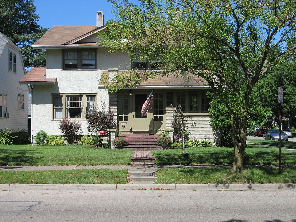 Front view from street 