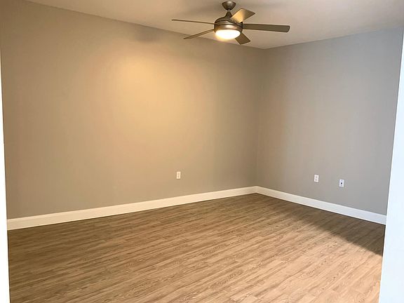 5th image of 553 W Date St #705