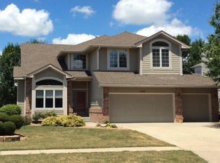 1382 NW 122nd St, Clive, IA 50325