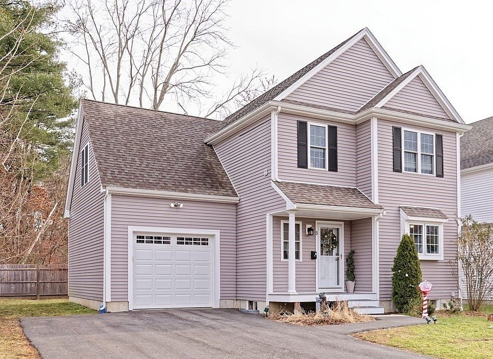 1st image of 3 Kensington Pl Unit 3