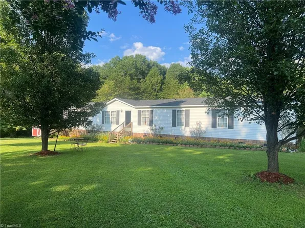 1024 Frans Rd, Westfield, NC 27053