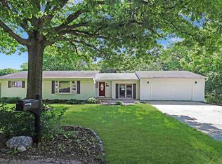 3730 N Breckenridge Ct, Peoria, IL