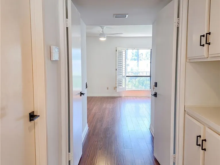 6121 Shoup Ave #10 — Photo 3