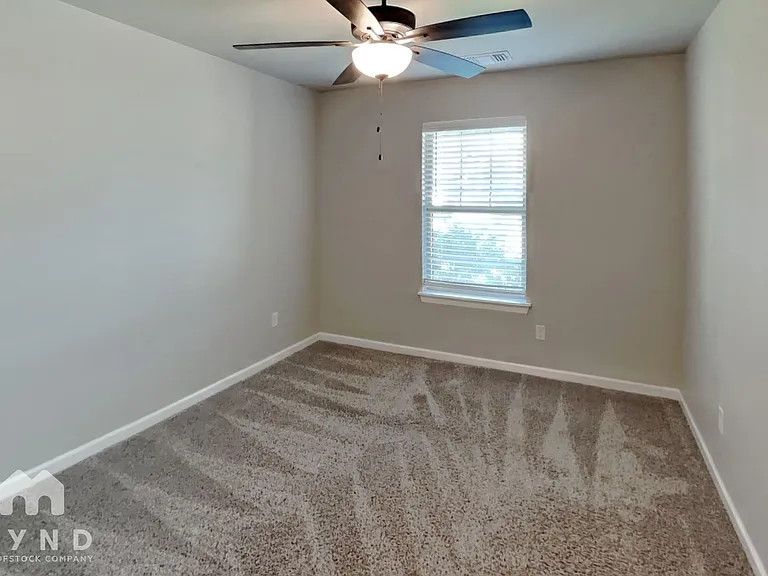5400 Riverrun Ct — Photo 14