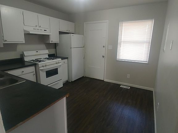 2nd image of 923 Eaton Ave APT B