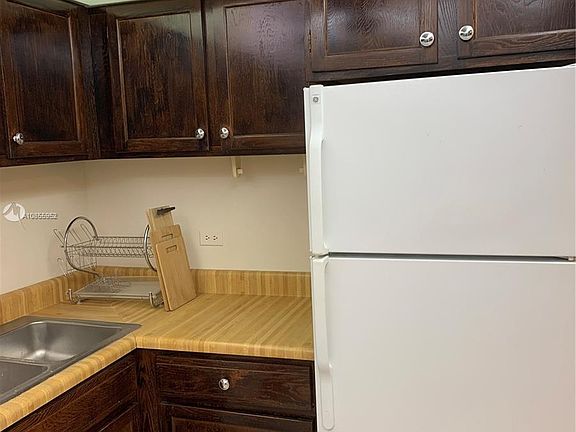4th image of 3660 Inverrary Dr APT 3I