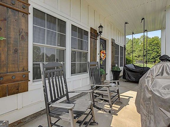 3rd image of 250 Crowe Springs Rd NW
