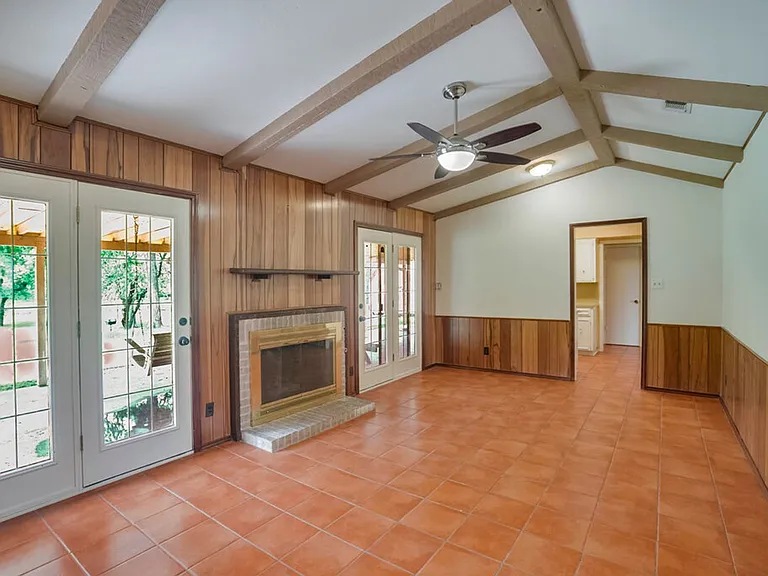 506 E Palm Valley Blvd — Photo 7