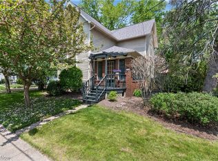 235 W Maple St, Hartville, OH 44632