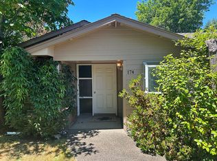 174 W Tanager St, Roseburg, OR 97471