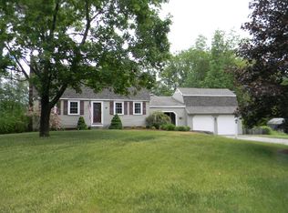32 Kitt Ln, Londonderry, NH 03053