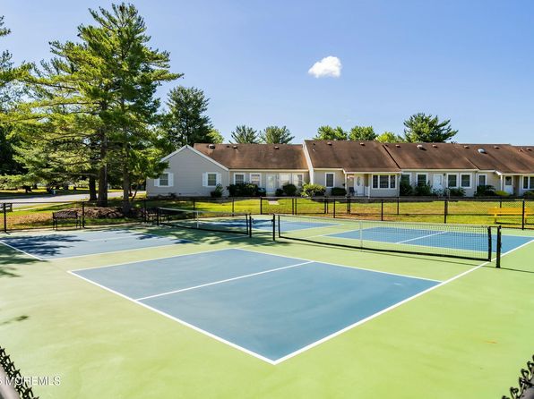110 Henley Court UNIT B, Freehold, NJ 07728