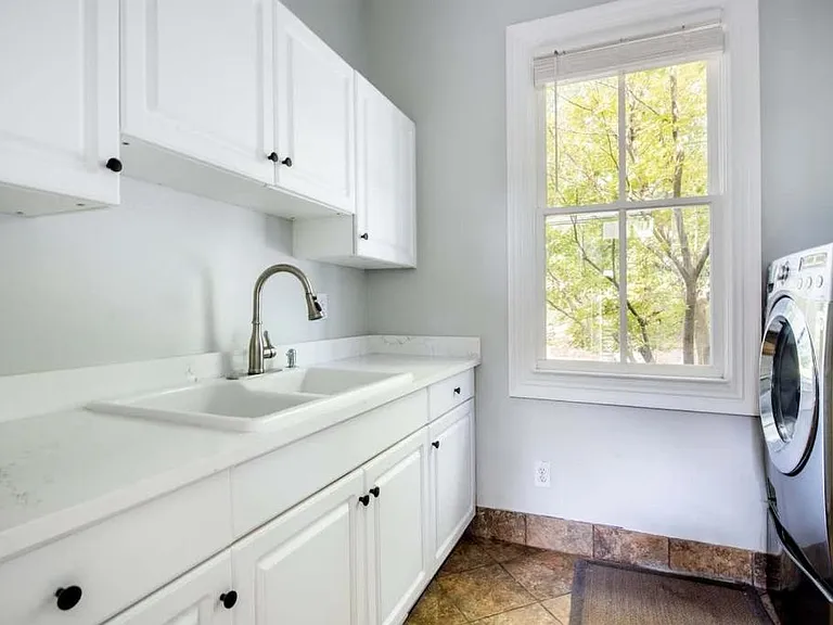 988 Carmel Ave NE #A — Photo 12