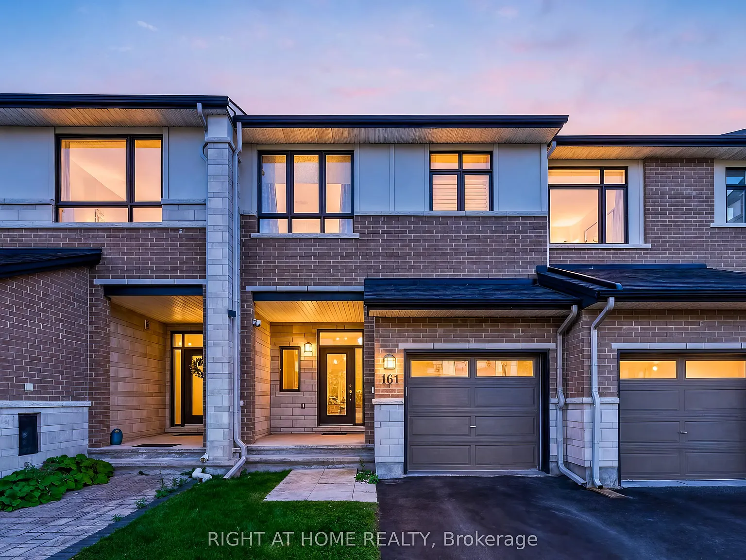 3 bed, $2,800 — Photo 1