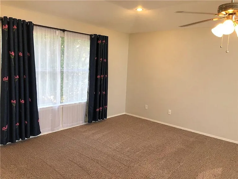 13200 Amasia Dr — Photo 13