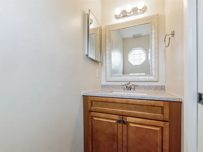 2748 Candlewood Ct — Photo 5