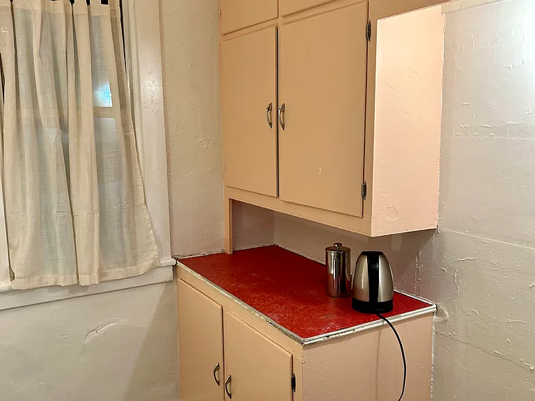 750 Prouty Ave #1 — Photo 8