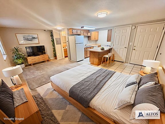 2nd image of 1020 Carr St #20-B1