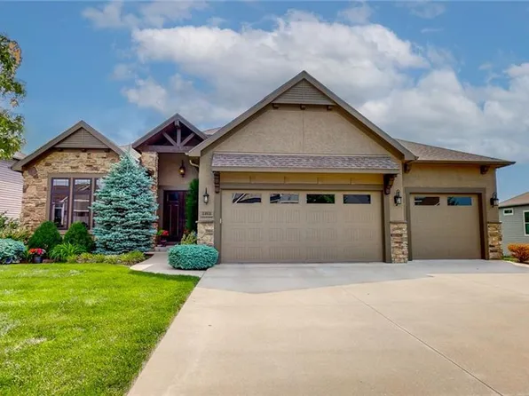 1312 Waverly Dr, Lawrence, KS 66049