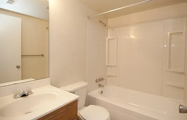 408 Silver Leaf Ct — Photo 3