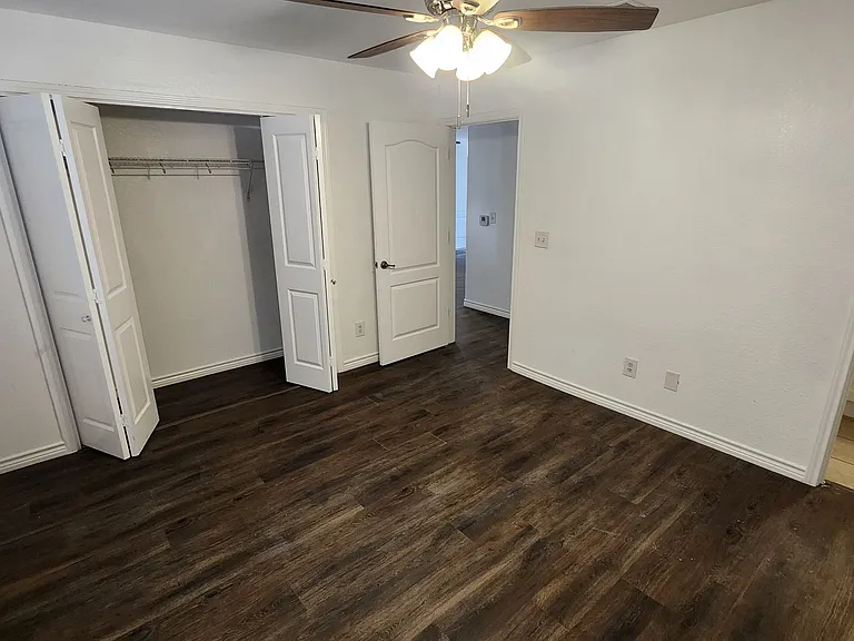 542 Pharis St — Photo 11