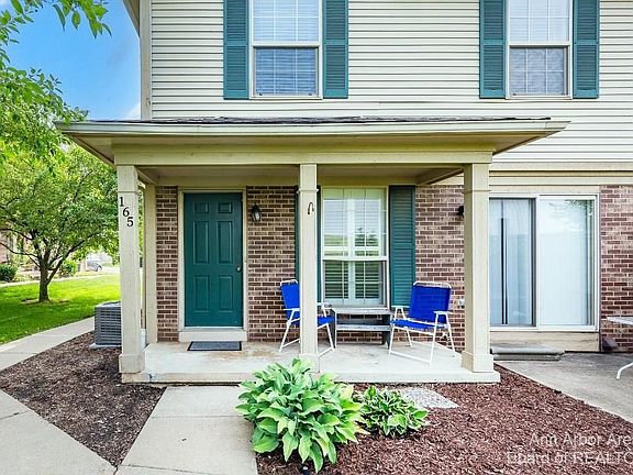 2nd image of 165 Commons Cir