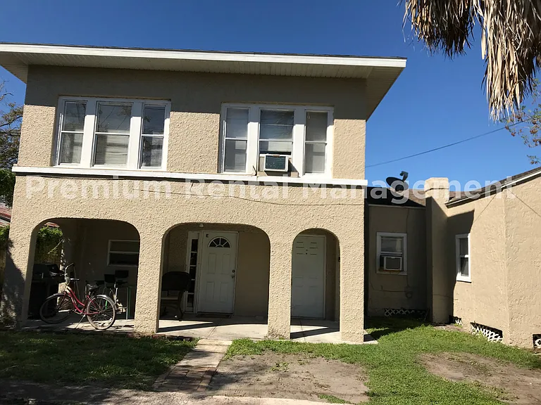 2330 S Fern Creek Ave — Photo 1