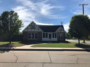 1237 Mary Ellen St, Pampa, TX 79065