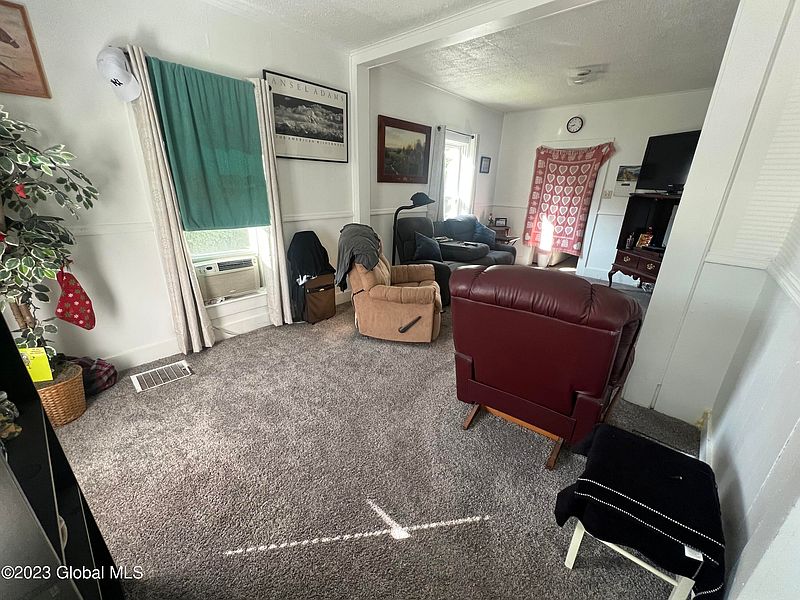 3rd image of 8 Byrne Avenue