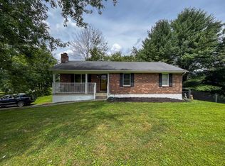 603 Red Lick Rd, Berea, KY 40403