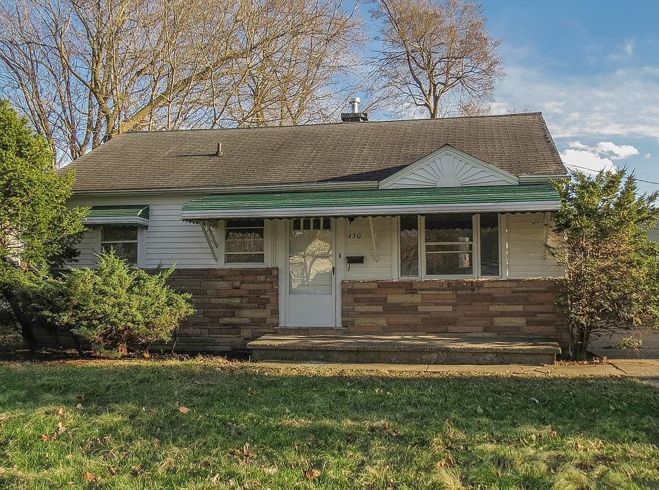 1st image of 430 Ainsworth Cir