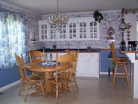 Large eat in kitchen