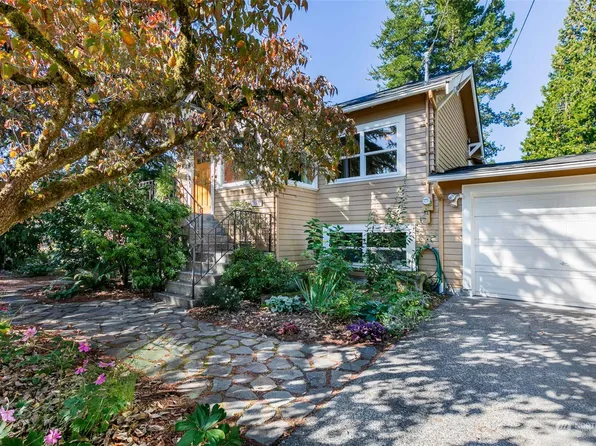11521 Fremont Avenue N, Seattle, WA 98133
