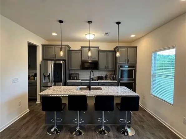 5712 Baverhof Dr, Greensboro, NC 27405