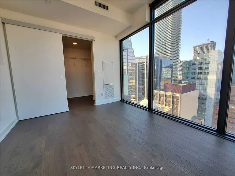 25 Richmond St E #1917 — Photo 8