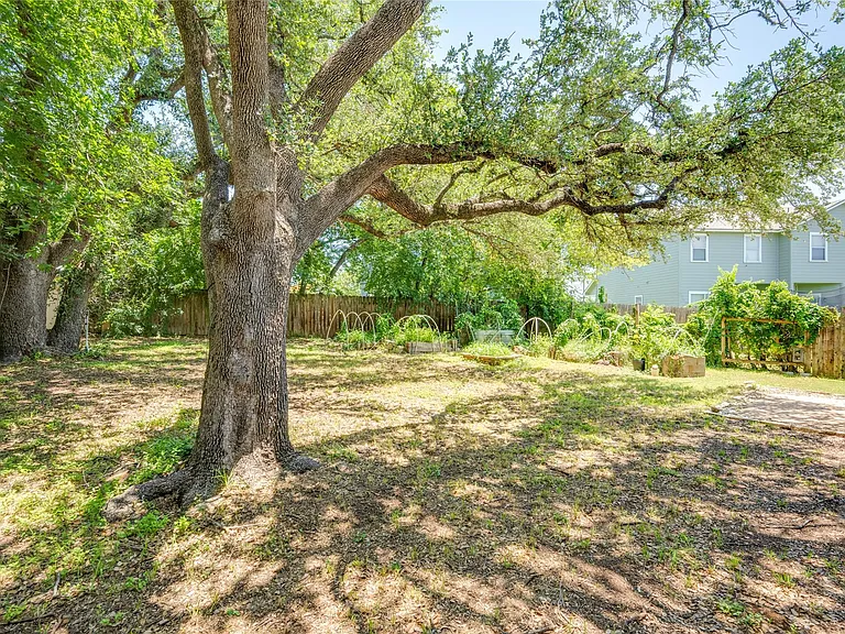 1707 Overhill Dr — Photo 33
