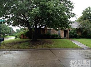 2701 Spartacus Dr, Grand Prairie, TX 75052