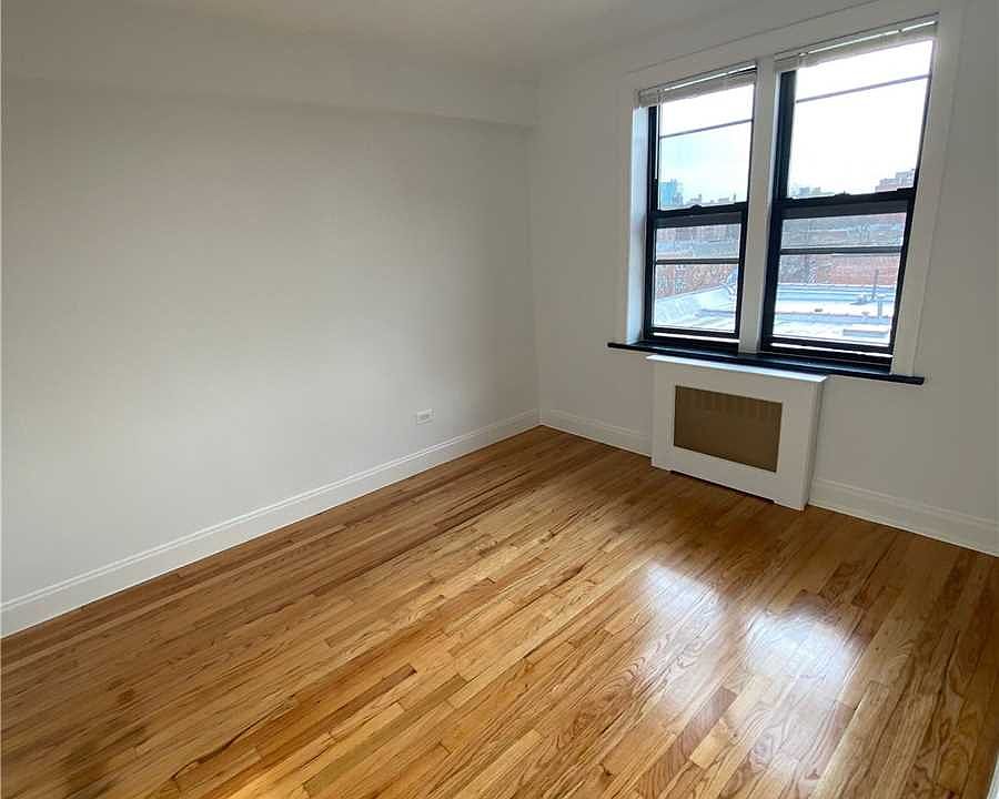 1st image of 147-37 Roosevelt Ave #4F