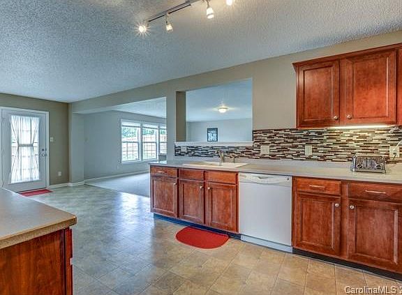 5th image of 710 Ladino Ln #56