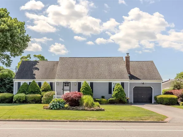 1563 Herzel Boulevard, West Babylon, NY 11704