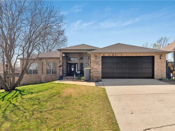 (undisclosed Address), Fayetteville, AR 72703