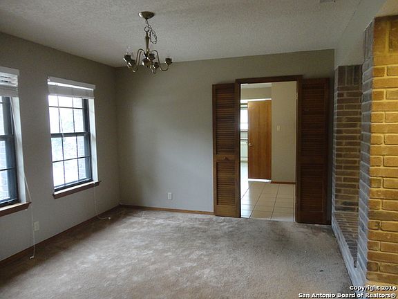 3rd image of 1706 Encino Crst