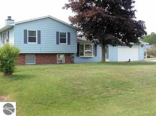1328 Londolyn Ter N, Traverse City, MI 49686