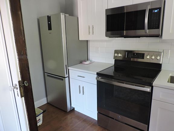 2nd image of 14 N Broadway #589