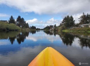 568 Kahkwo Ct SE, Ocean Shores, WA