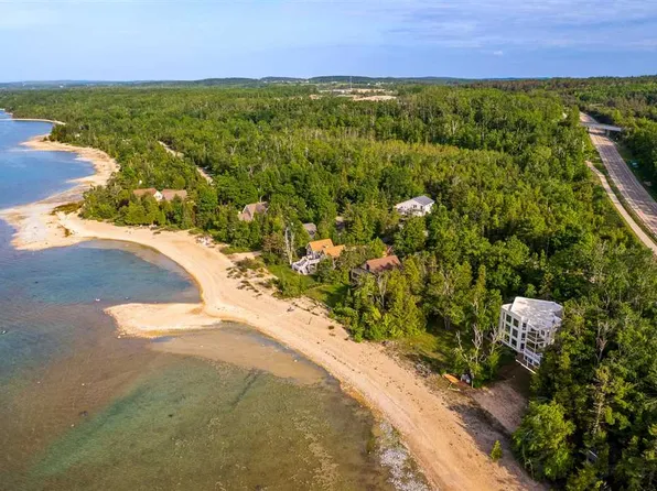 7857 Nine Mile Point Dr, Charlevoix, MI 49720